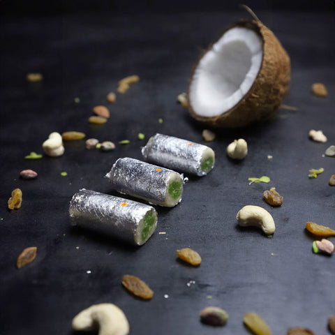 kaju pista roll