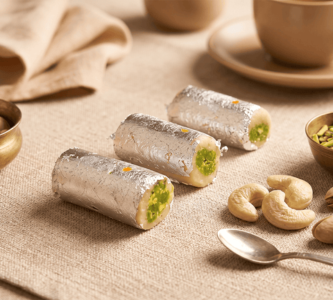 Kaju Pista Roll